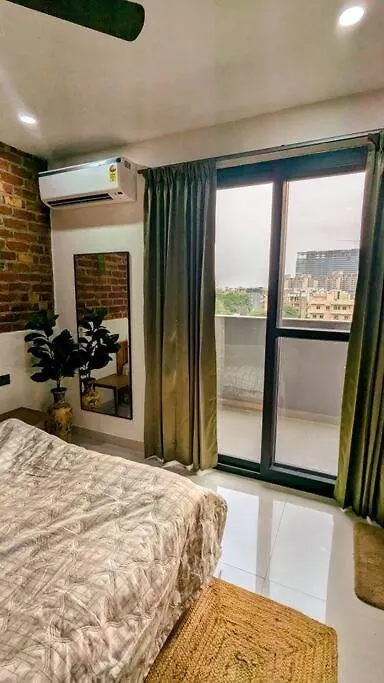 Apartmán Canopy Haven - Terrace Living With Forest View Gurgáon