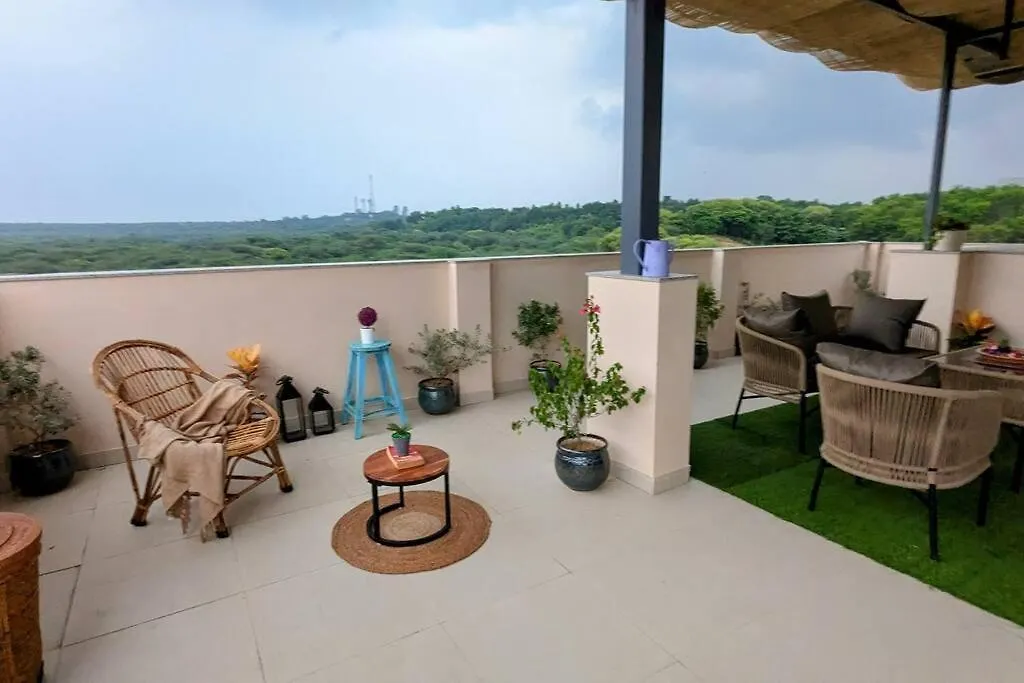 Apartmán Canopy Haven - Terrace Living With Forest View Gurgáon