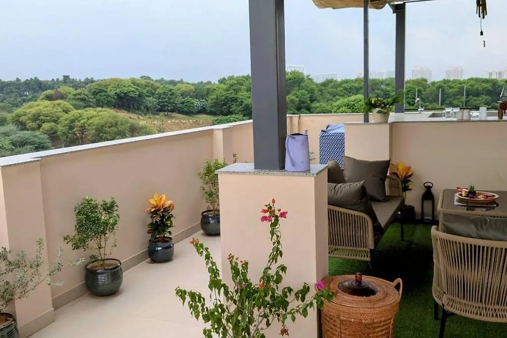 Apartmán Canopy Haven - Terrace Living With Forest View Gurgáon