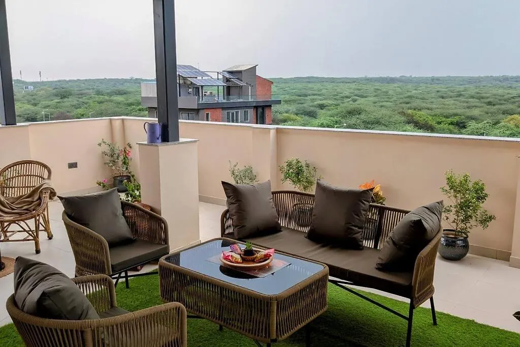 Apartmán Canopy Haven - Terrace Living With Forest View Gurgáon