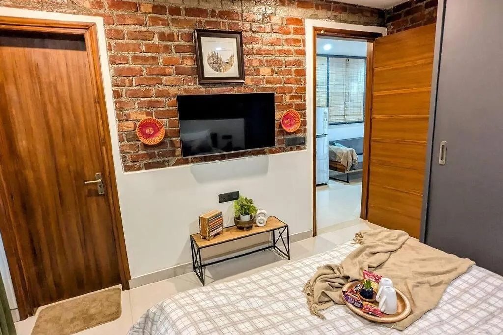 Apartmán Canopy Haven - Terrace Living With Forest View Gurgáon Indie