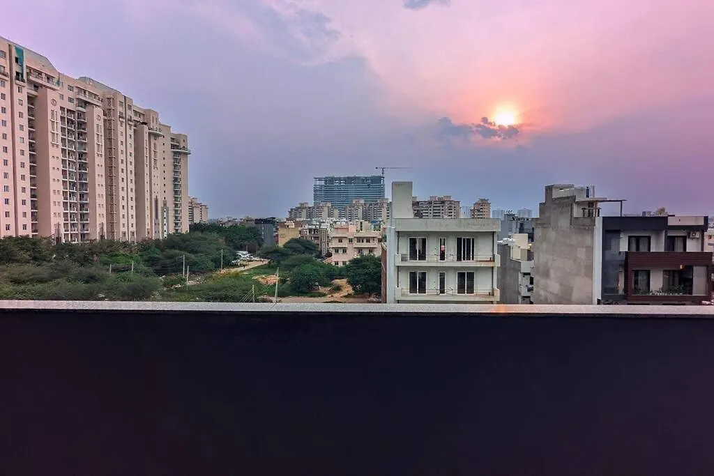 古尔冈Canopy Haven - Terrace Living With Forest View公寓