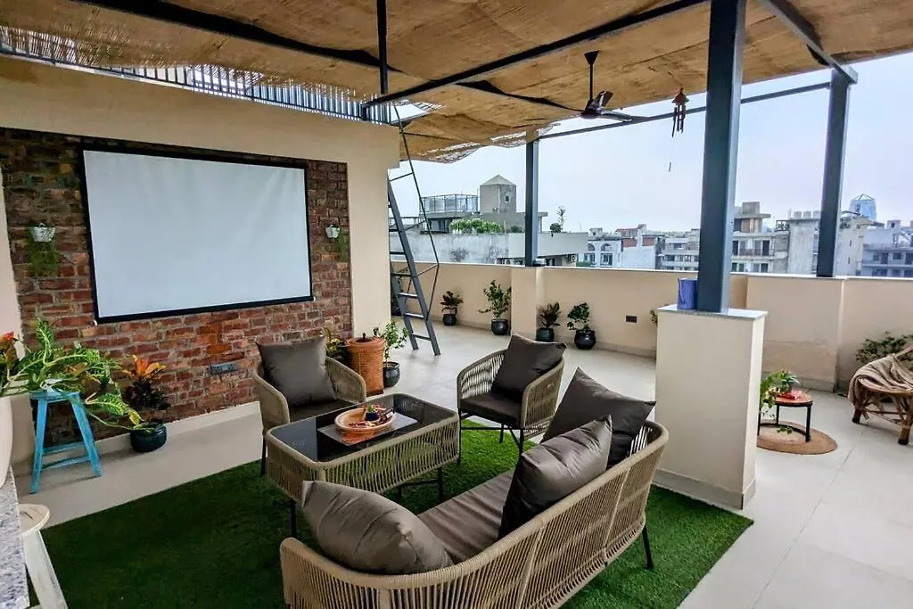 古尔冈Canopy Haven - Terrace Living With Forest View公寓